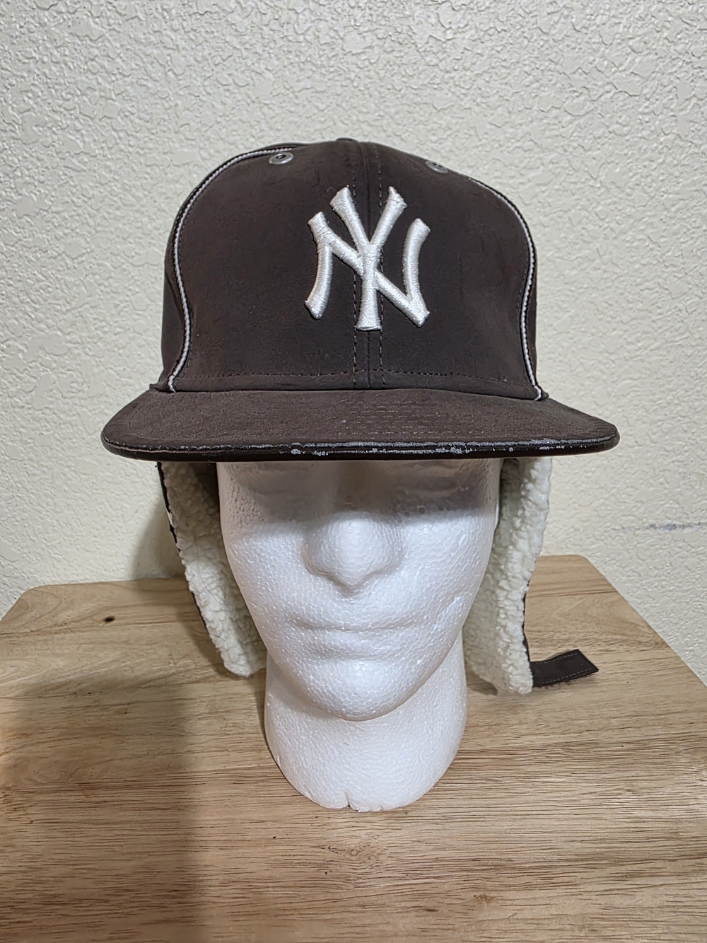 New York Yankees Earflaps New Era 59Fifty Fitted Hat Cap Size 7 3/8 MLB Brown